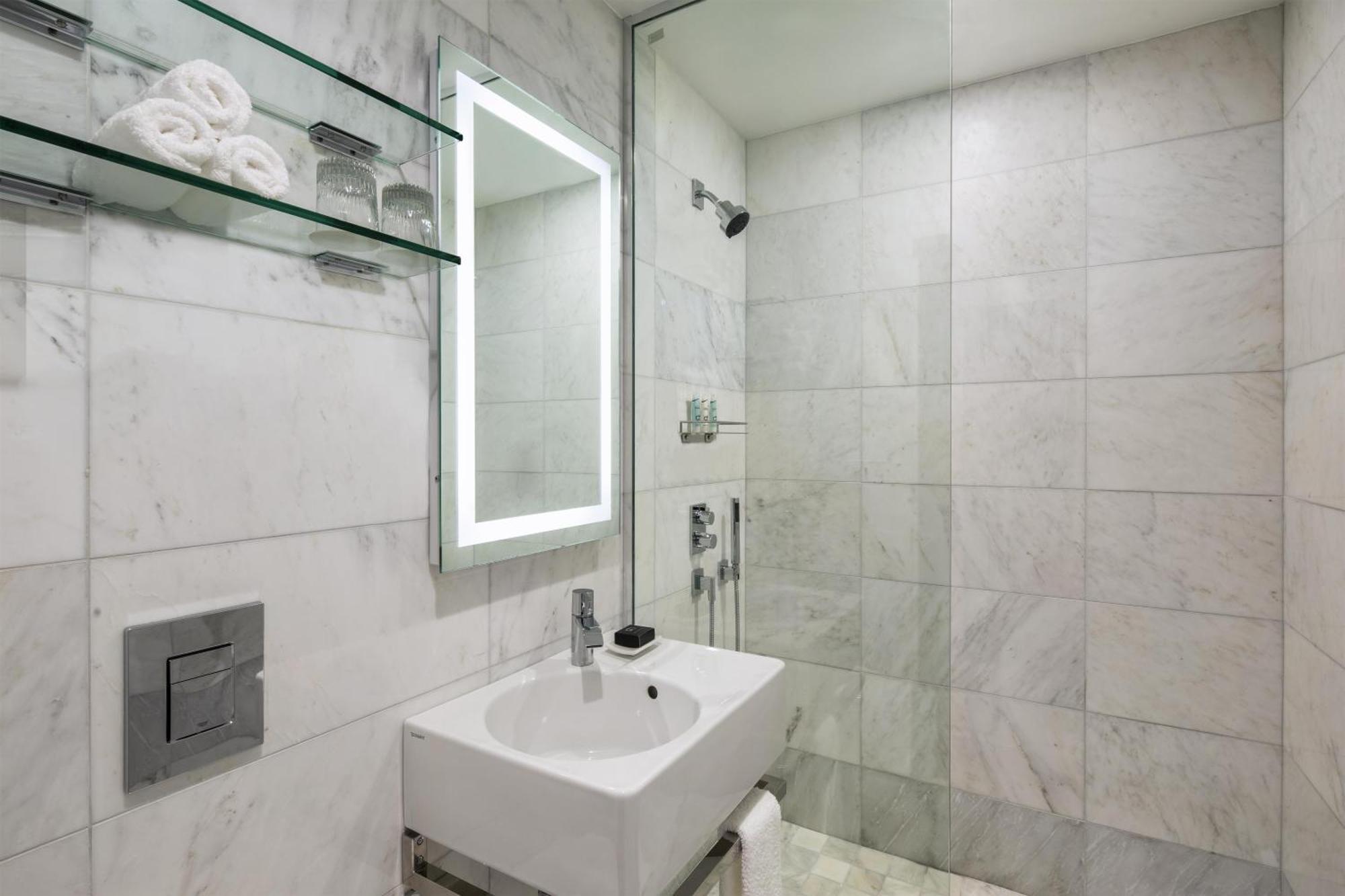 Double Room Bronze